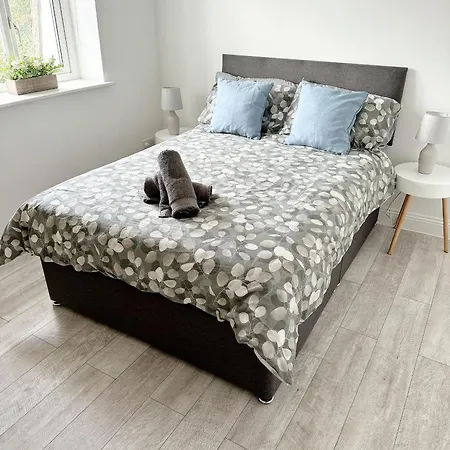 Flat 12 Palm Court-3